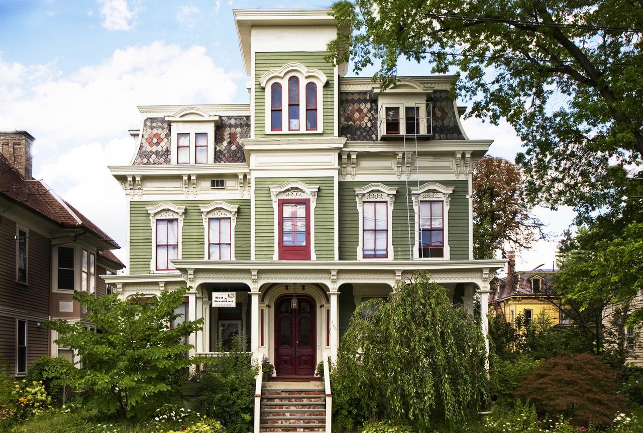 Hudson City Bed And Breakfast ภายนอก รูปภาพ