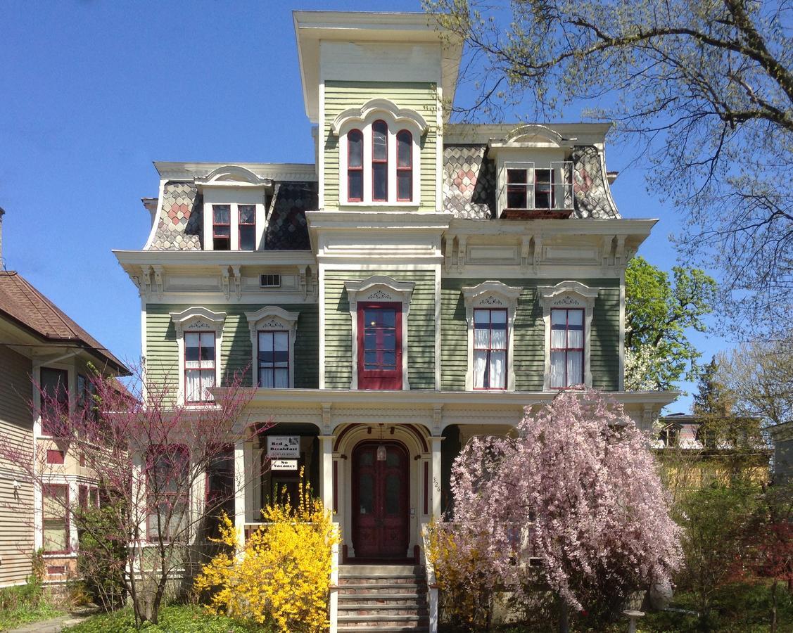 Hudson City Bed And Breakfast ภายนอก รูปภาพ