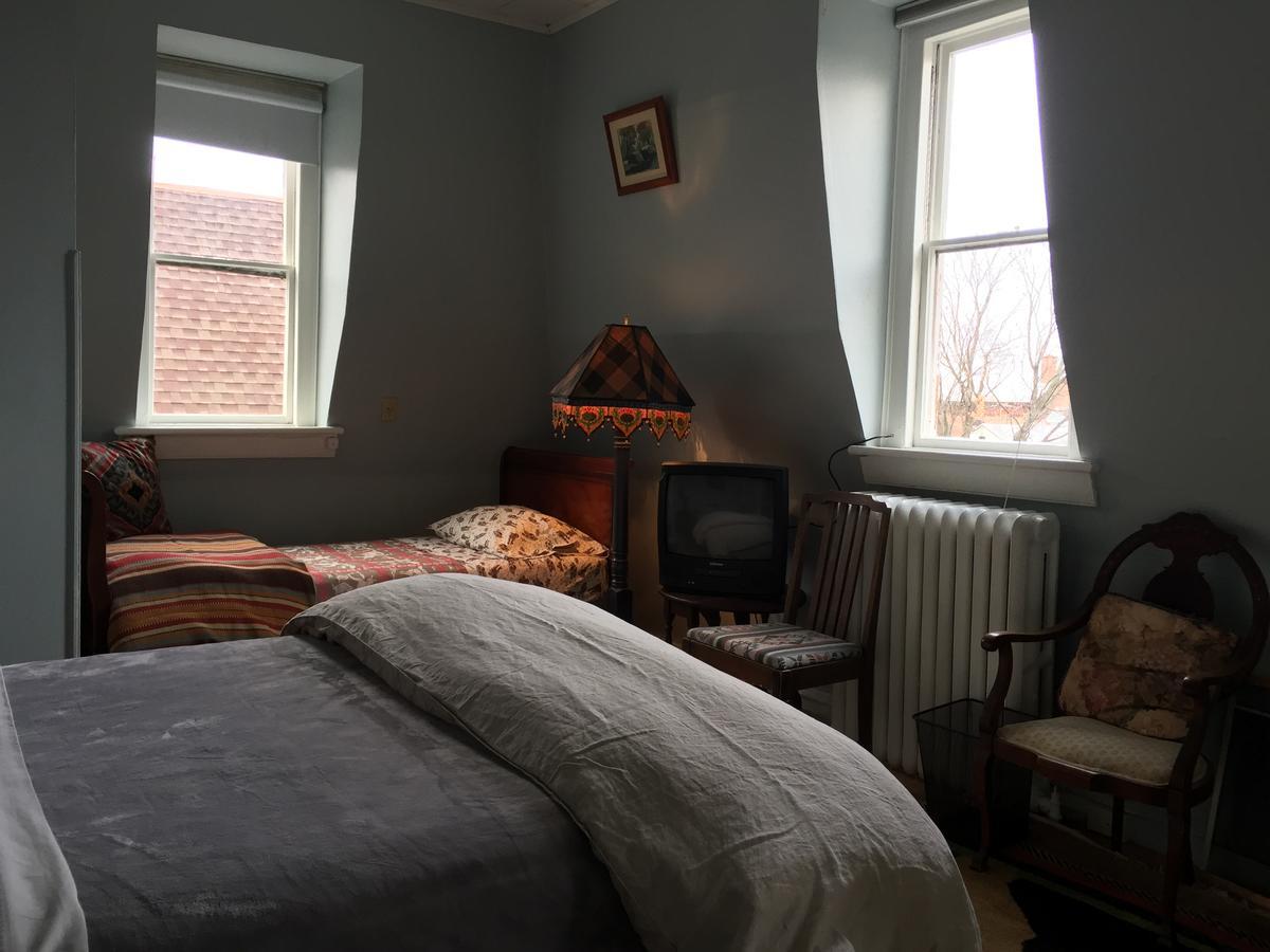 Hudson City Bed And Breakfast ภายนอก รูปภาพ