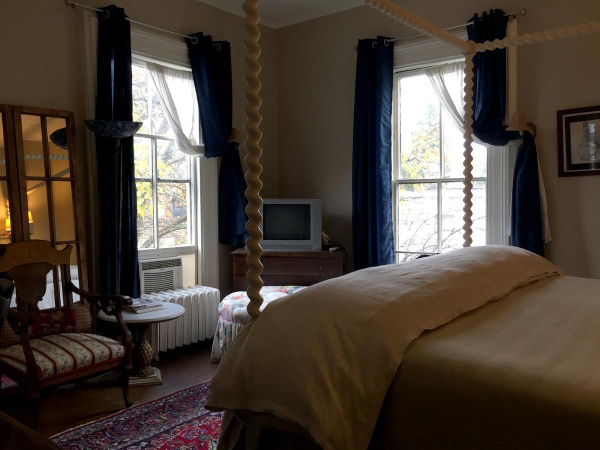 Hudson City Bed And Breakfast ภายนอก รูปภาพ