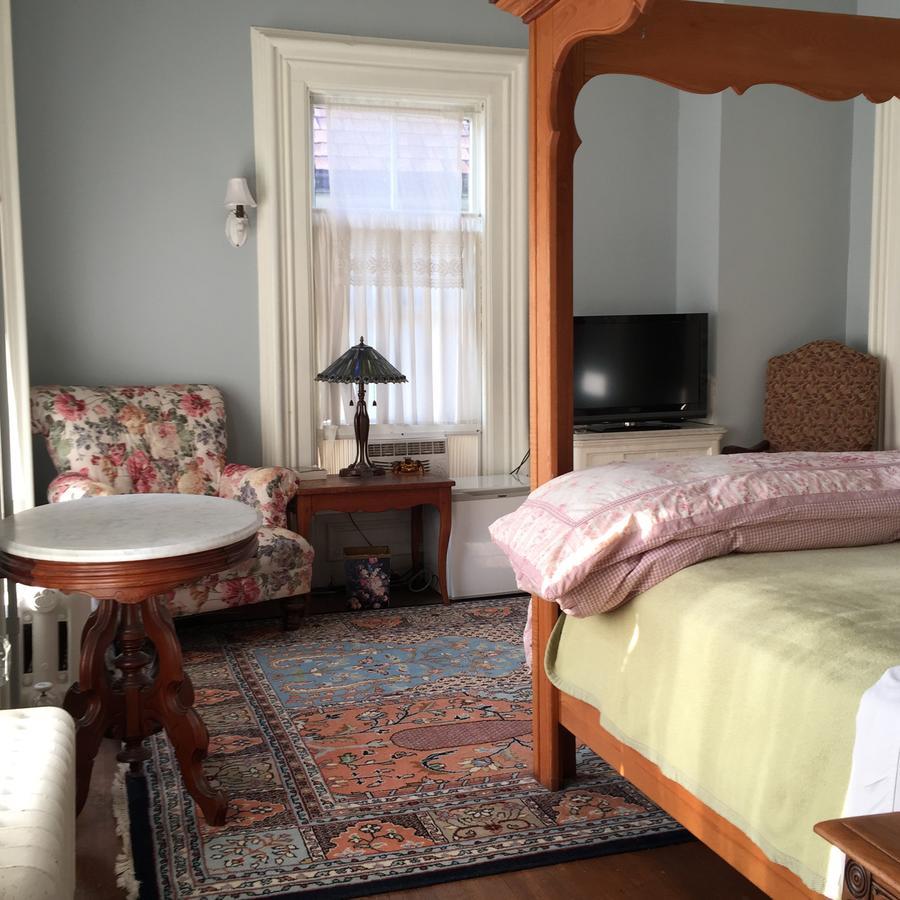 Hudson City Bed And Breakfast ภายนอก รูปภาพ