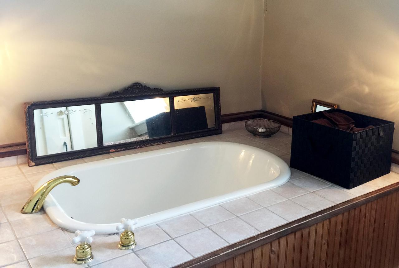 Hudson City Bed And Breakfast ภายนอก รูปภาพ